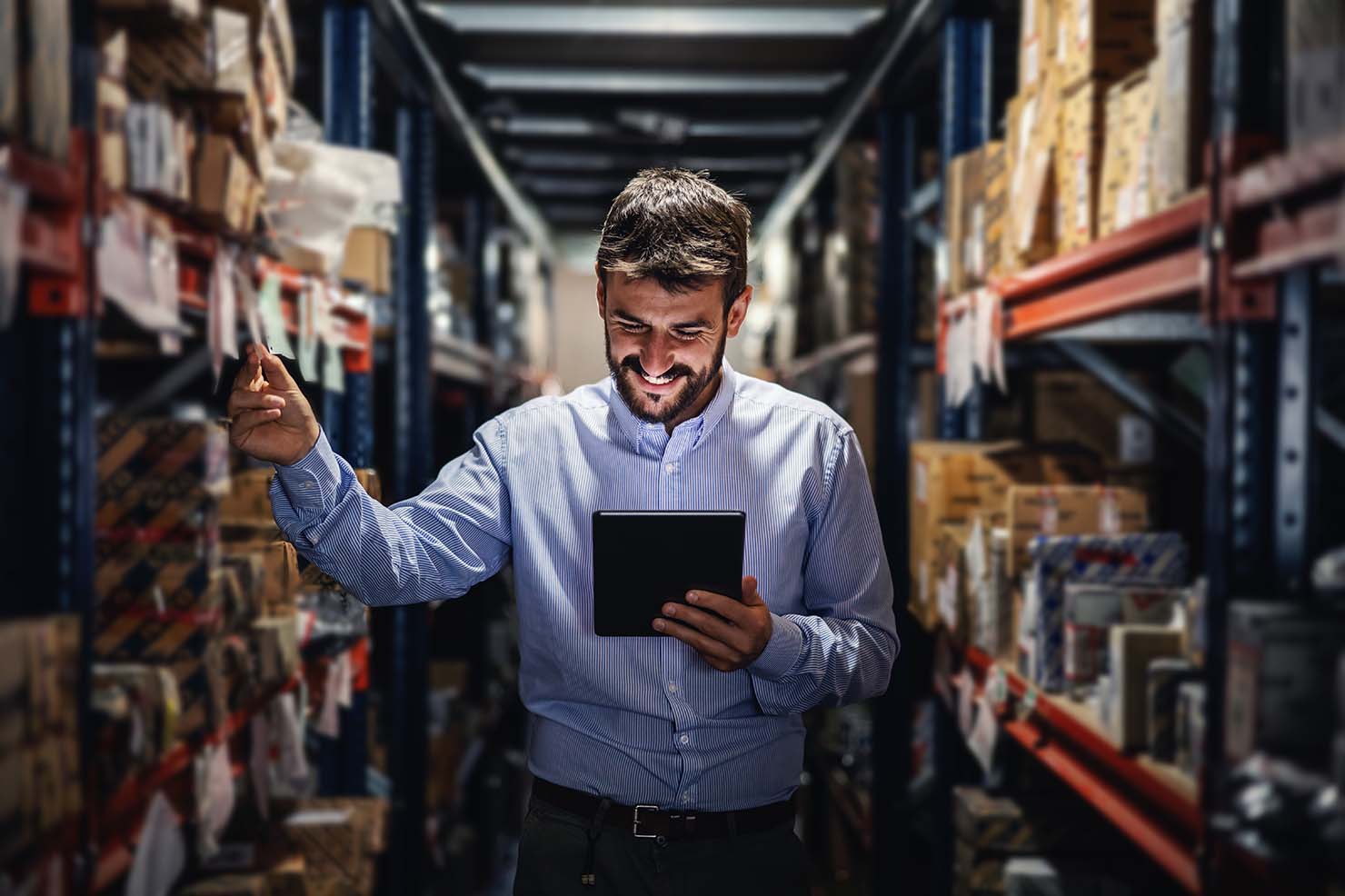 Zufriedener Kunde der Lagerplatz benötigt